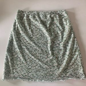 🤎 4/$18 Green Mini Skirt Floral Ribbed